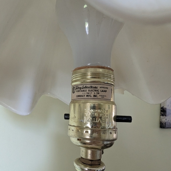 Vintage Lady Porcelain Doll Lamp - Picture 8 of 11